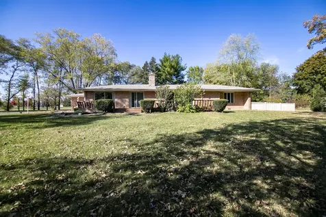 1305 Oaktree Lane Kankakee IL 60901