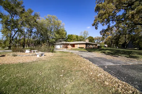 1305 Oaktree Lane Kankakee IL 60901