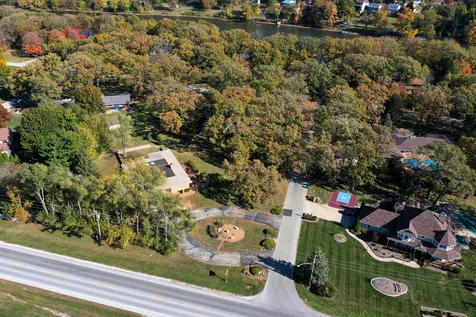 1305 Oaktree Lane Kankakee IL 60901