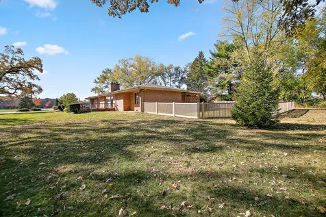 1305 Oaktree Lane Kankakee IL 60901