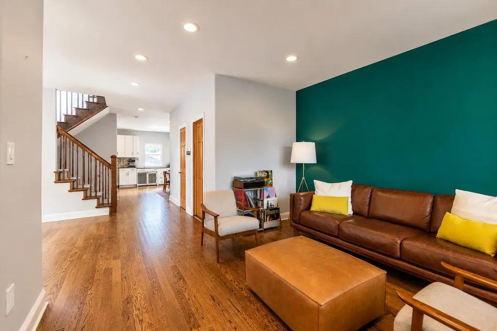 7042 West Berwyn Avenue Chicago IL 60656