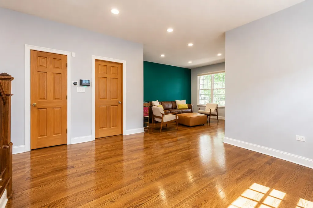 7042 West Berwyn Avenue Chicago IL 60656