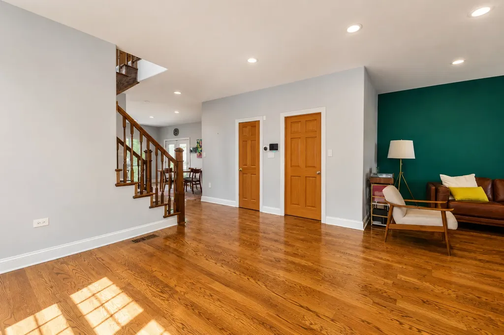 7042 West Berwyn Avenue Chicago IL 60656