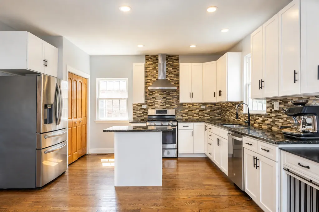 7042 West Berwyn Avenue Chicago IL 60656