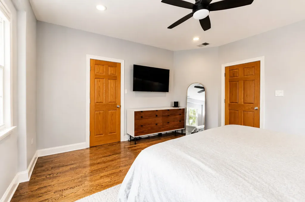 7042 West Berwyn Avenue Chicago IL 60656