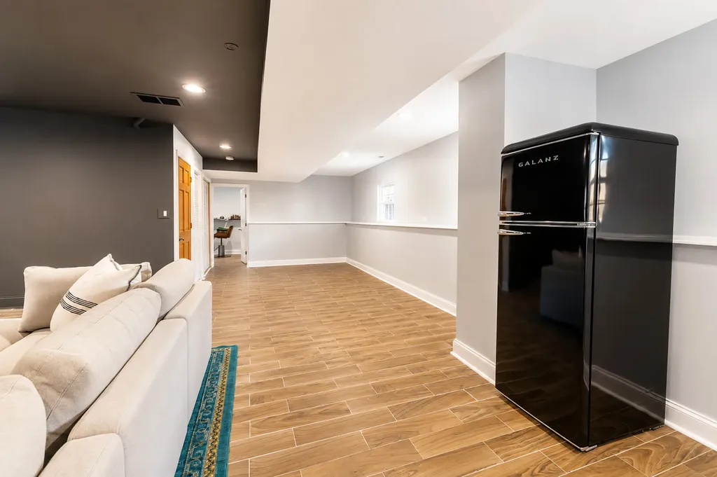 7042 West Berwyn Avenue Chicago IL 60656