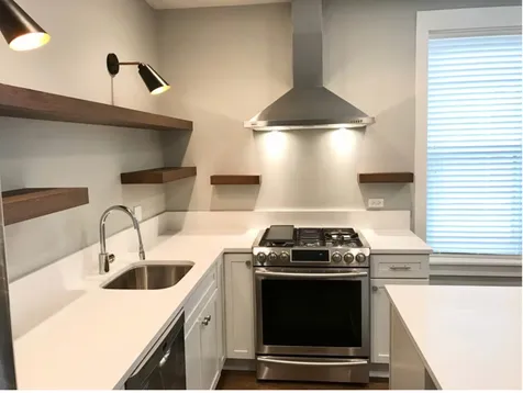 2252 West Waveland Avenue Chicago IL 60618