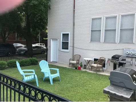 2252 West Waveland Avenue Chicago IL 60618