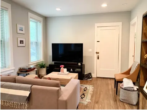 2252 West Waveland Avenue Chicago IL 60618