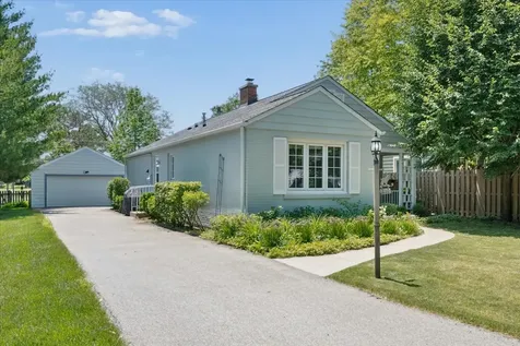 1620 Elder Lane Northfield IL 60093