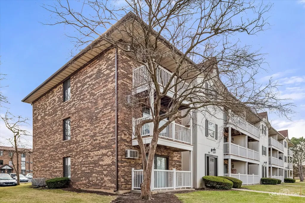 109 Gregory Street Aurora IL 60504