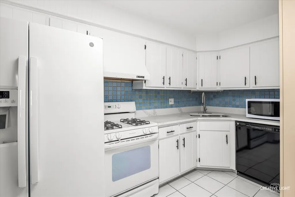 109 Gregory Street Aurora IL 60504
