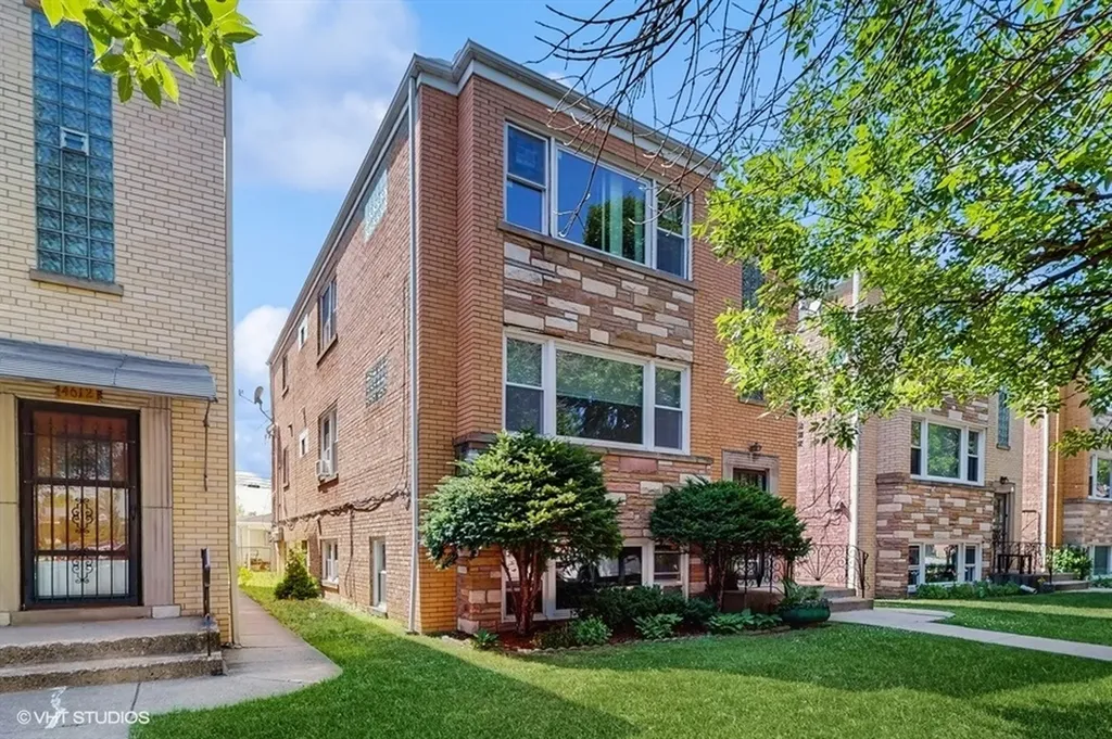 4614 North Central Avenue Chicago IL 60630