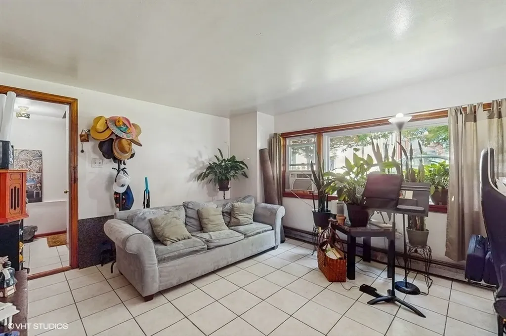 4614 North Central Avenue Chicago IL 60630