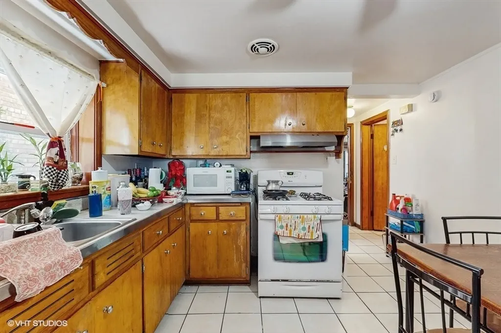 4614 North Central Avenue Chicago IL 60630