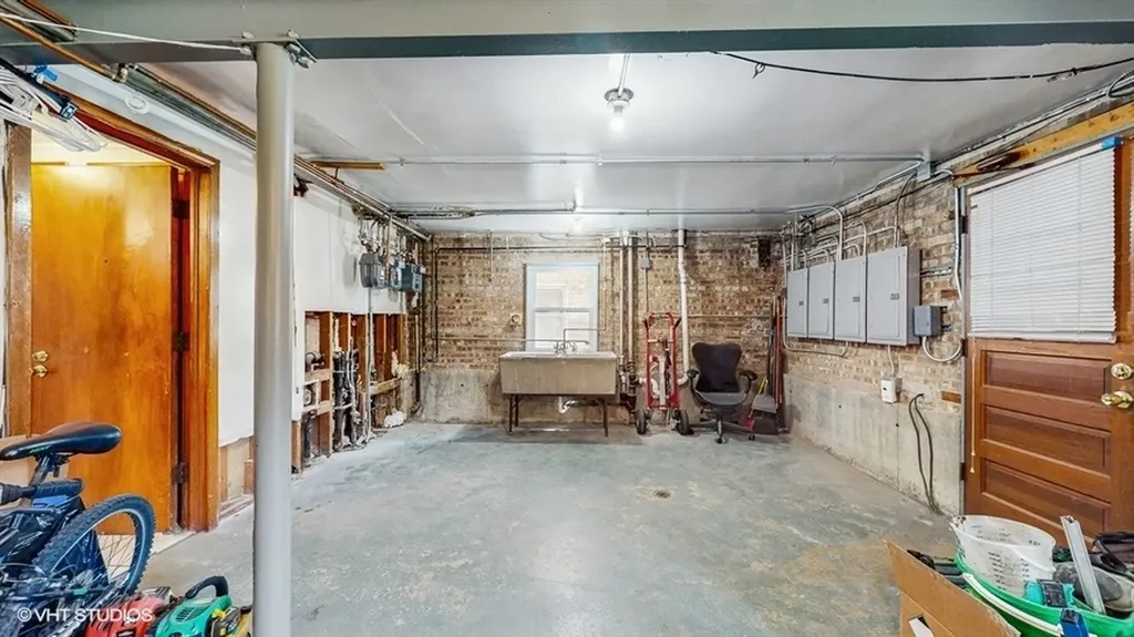 4614 North Central Avenue Chicago IL 60630
