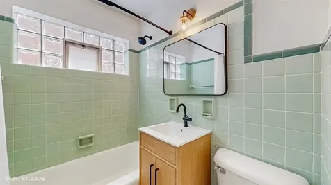 4614 North Central Avenue Chicago IL 60630