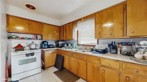 4614 North Central Avenue Chicago IL 60630