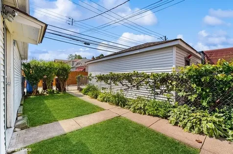 4614 North Central Avenue Chicago IL 60630