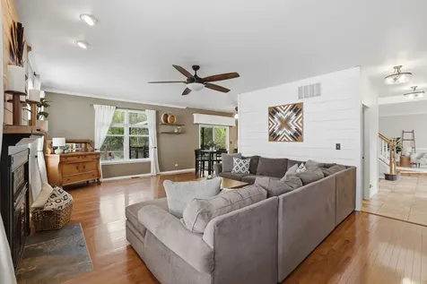 400 Willow Road Lakemoor IL 60051