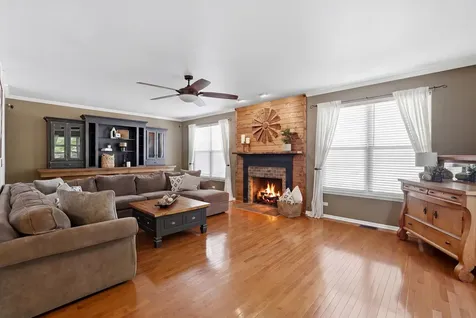 400 Willow Road Lakemoor IL 60051