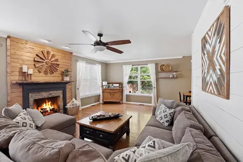 400 Willow Road Lakemoor IL 60051