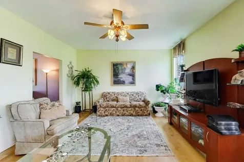 447 Talismon Court Crystal Lake IL 60012