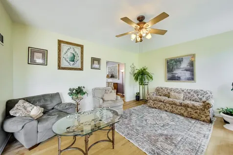 447 Talismon Court Crystal Lake IL 60012