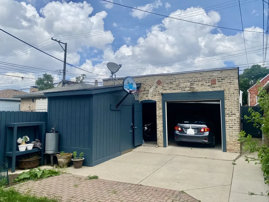 2535 South Christiana Avenue Chicago IL 60623