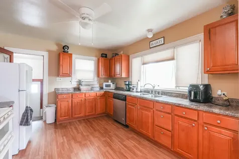 197 North Cleveland Avenue Bradley IL 60915
