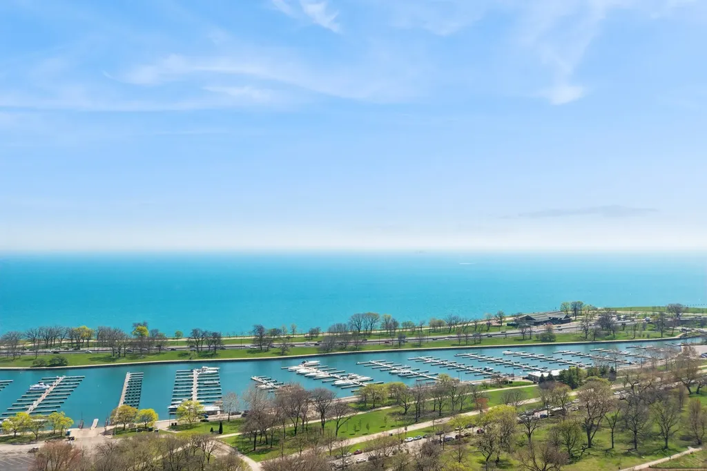 2626 North Lakeview Avenue Chicago IL 60614