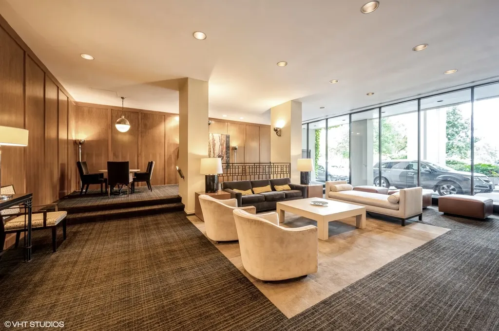 2626 North Lakeview Avenue Chicago IL 60614