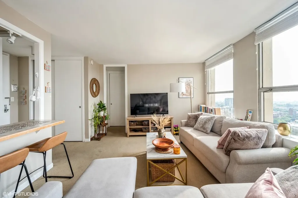 2626 North Lakeview Avenue Chicago IL 60614