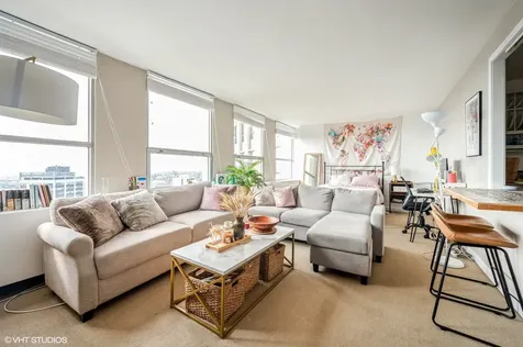 2626 North Lakeview Avenue Chicago IL 60614