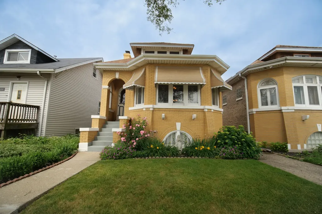2820 North Mont Clare Avenue Chicago IL 60634