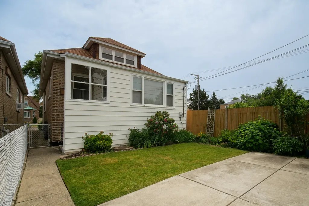 2820 North Mont Clare Avenue Chicago IL 60634