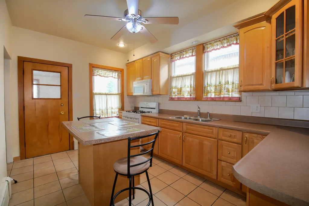 2820 North Mont Clare Avenue Chicago IL 60634