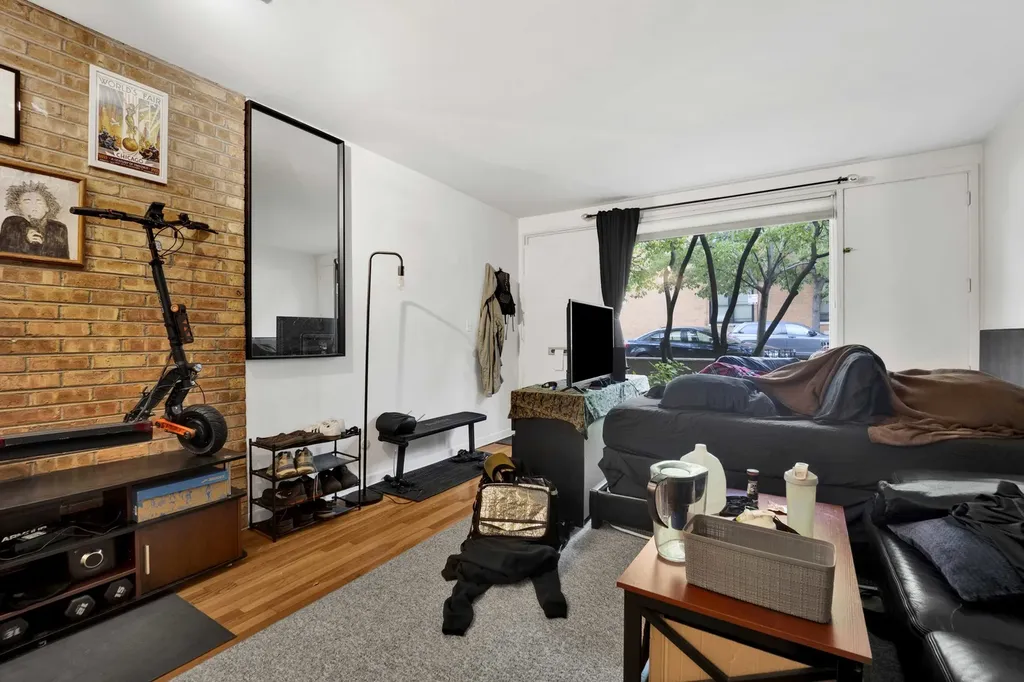 235 West Eugenie Street Chicago IL 60614