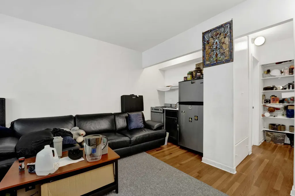 235 West Eugenie Street Chicago IL 60614