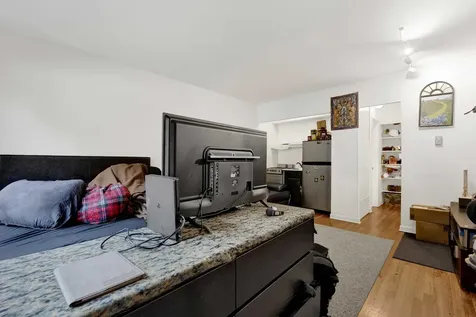 235 West Eugenie Street Chicago IL 60614