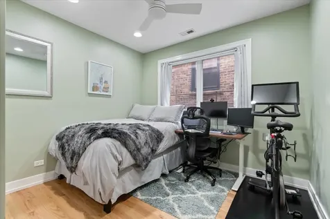 821 West Roscoe Street Chicago IL 60657