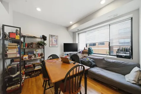 2245 West Barry Avenue Chicago IL 60618