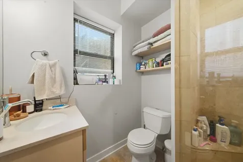 2245 West Barry Avenue Chicago IL 60618