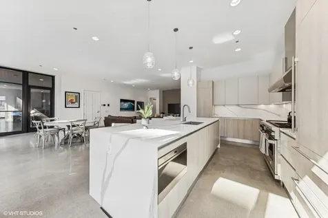 900 West Washington Boulevard Chicago IL 60607