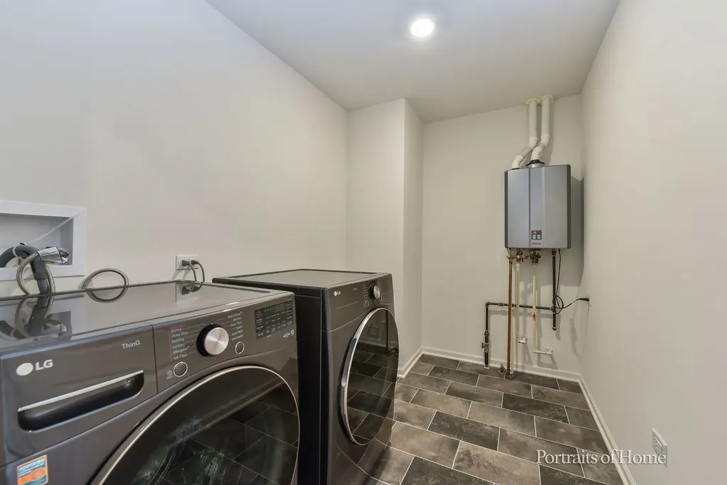 2068 Canyon Creek Court Aurora IL 60503