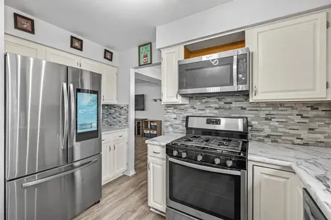 1441 Loch Lomond Drive Crystal Lake IL 60014