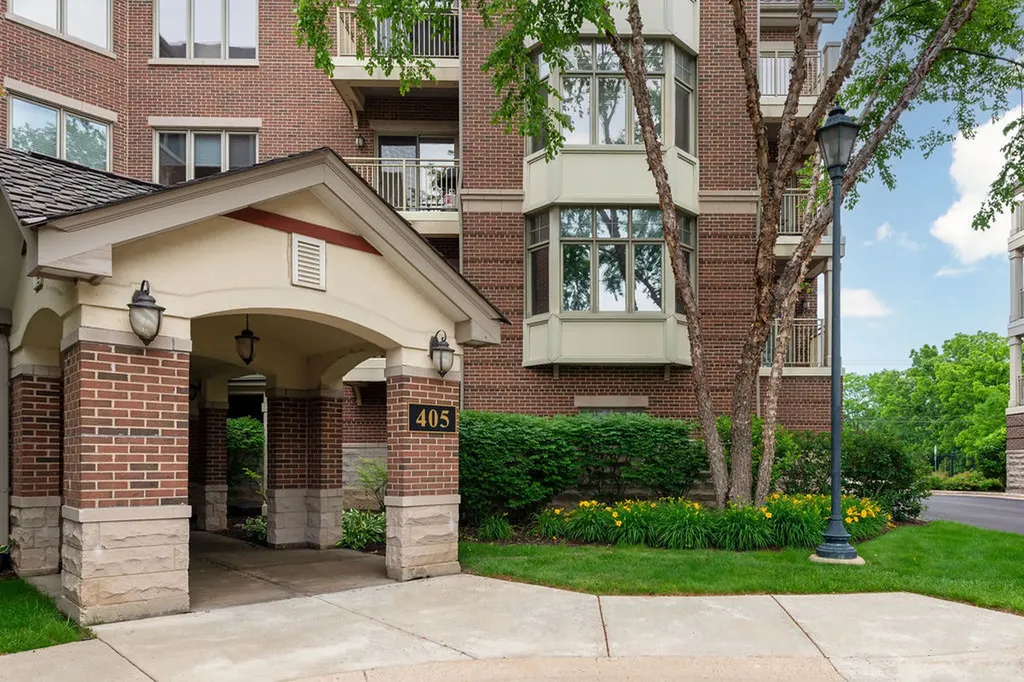 405 Village Green Court Lincolnshire IL 60069