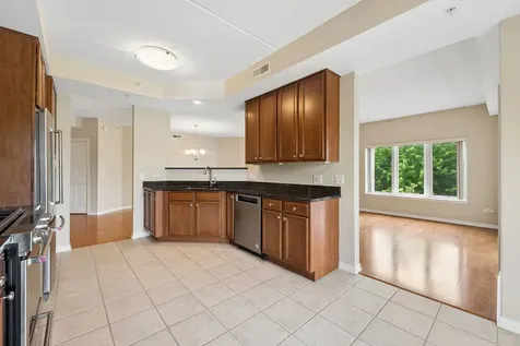 405 Village Green Court Lincolnshire IL 60069