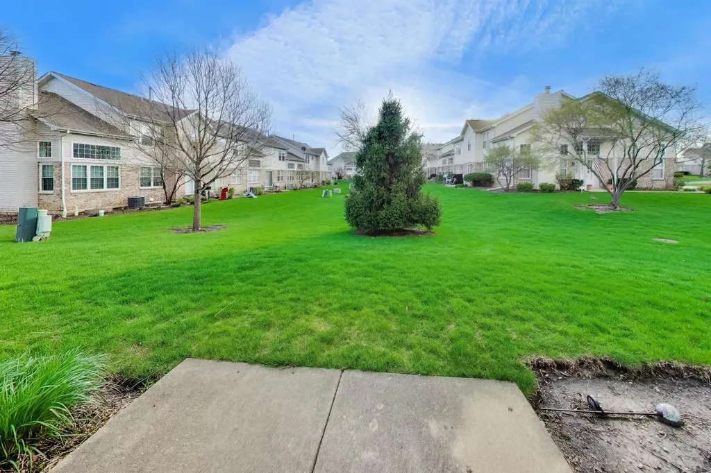1422 Welland Court Roselle IL 60172