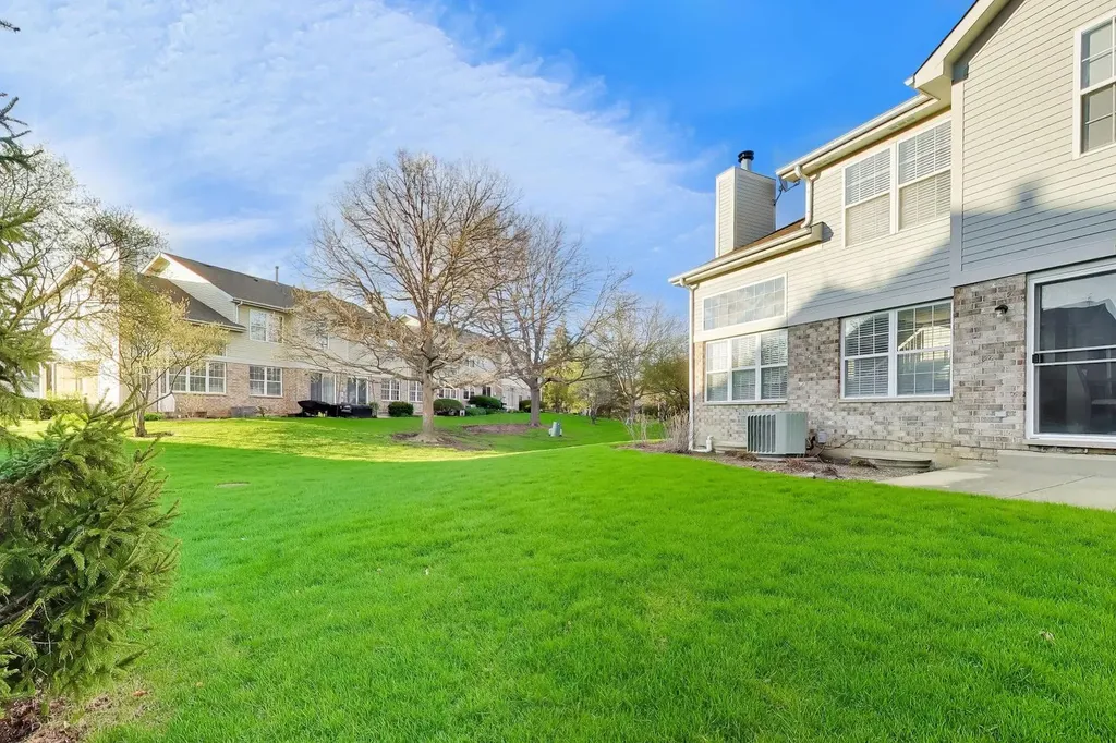 1422 Welland Court Roselle IL 60172